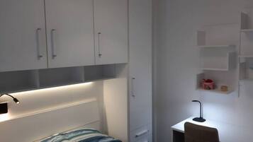 2 quartos, ferros/tábuas de passar roupa, Wi-Fi, roupa de cama