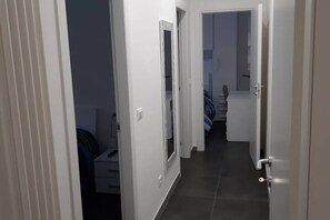 2 bedrooms, iron/ironing board, WiFi, bed sheets - Apartment Feast (ferrara)