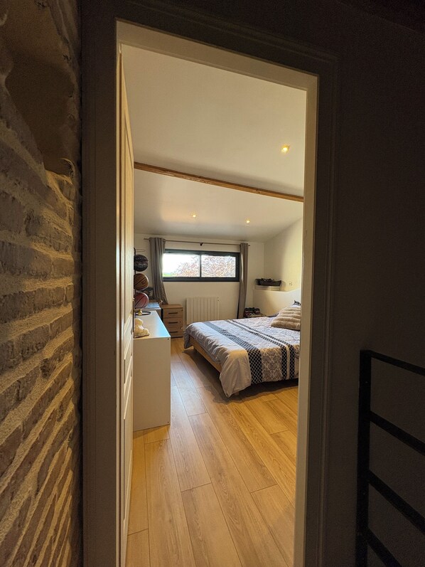 2 bedrooms, WiFi, bed sheets