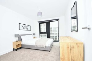 2 bedrooms, iron/ironing board, bed sheets