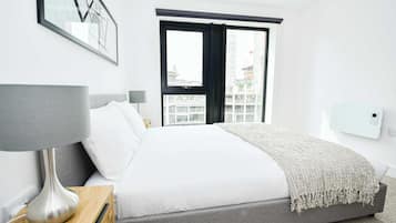 2 chambres, fer et planche à repasser, Wi-Fi, draps fournis