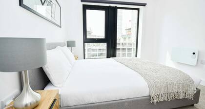 2BR Apt w Parking in Bastion Point near City Centr