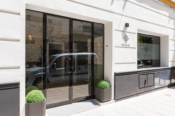 Front of property - Hostel Ikigai (Seville)