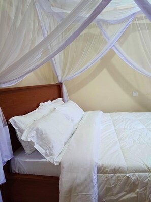 2 bedrooms, iron/ironing board, free WiFi, wheelchair access