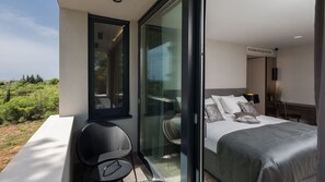 5 bedrooms