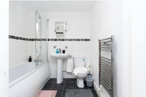 Appartement, 2 chambres | Salle de bain