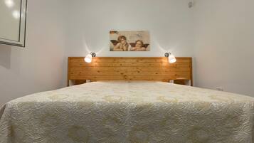 3 bedrooms, iron/ironing board, wheelchair access