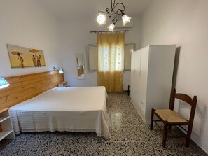 3 bedrooms, iron/ironing board, wheelchair access - Villa Orti (Puglia)