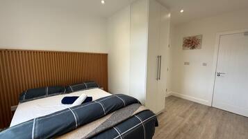 Deluxe Double Room | Desk, laptop workspace, iron/ironing board, free WiFi