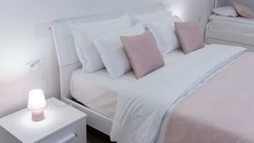 In-room safe, iron/ironing board, free WiFi