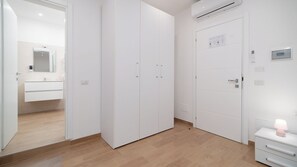 Kamar | Brankas, setrika/meja setrika, dan Wi-Fi gratis