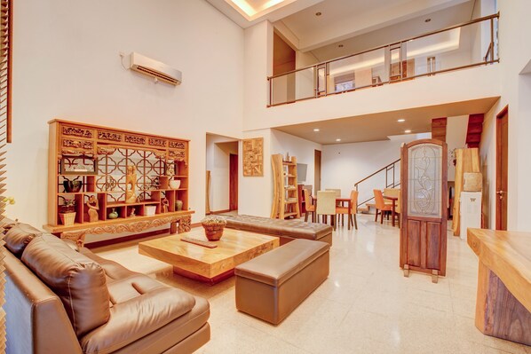 Reception - Collection O near MRT Cipete Raya formerly Terogong Sembilan (Jakarta)