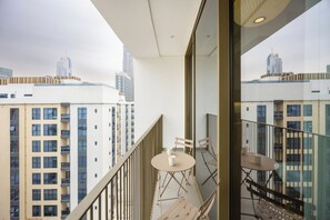 Deluxe Studio, 1 Queen Bed, Balcony, City View | Balcony