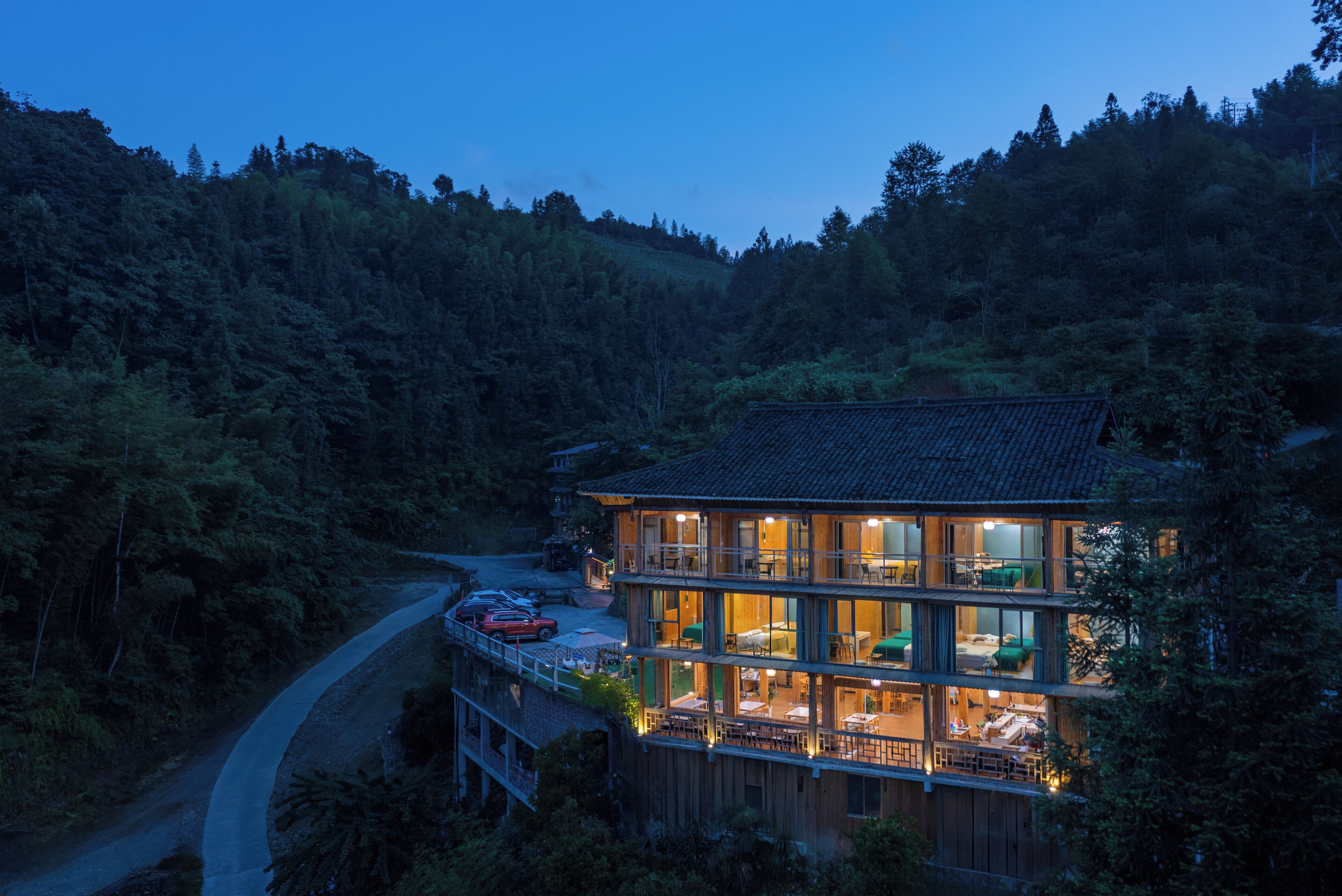 المنشأة من الخارج