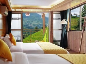 Bureau, espace de travail pour ordinateur portable, Wi-Fi gratuit