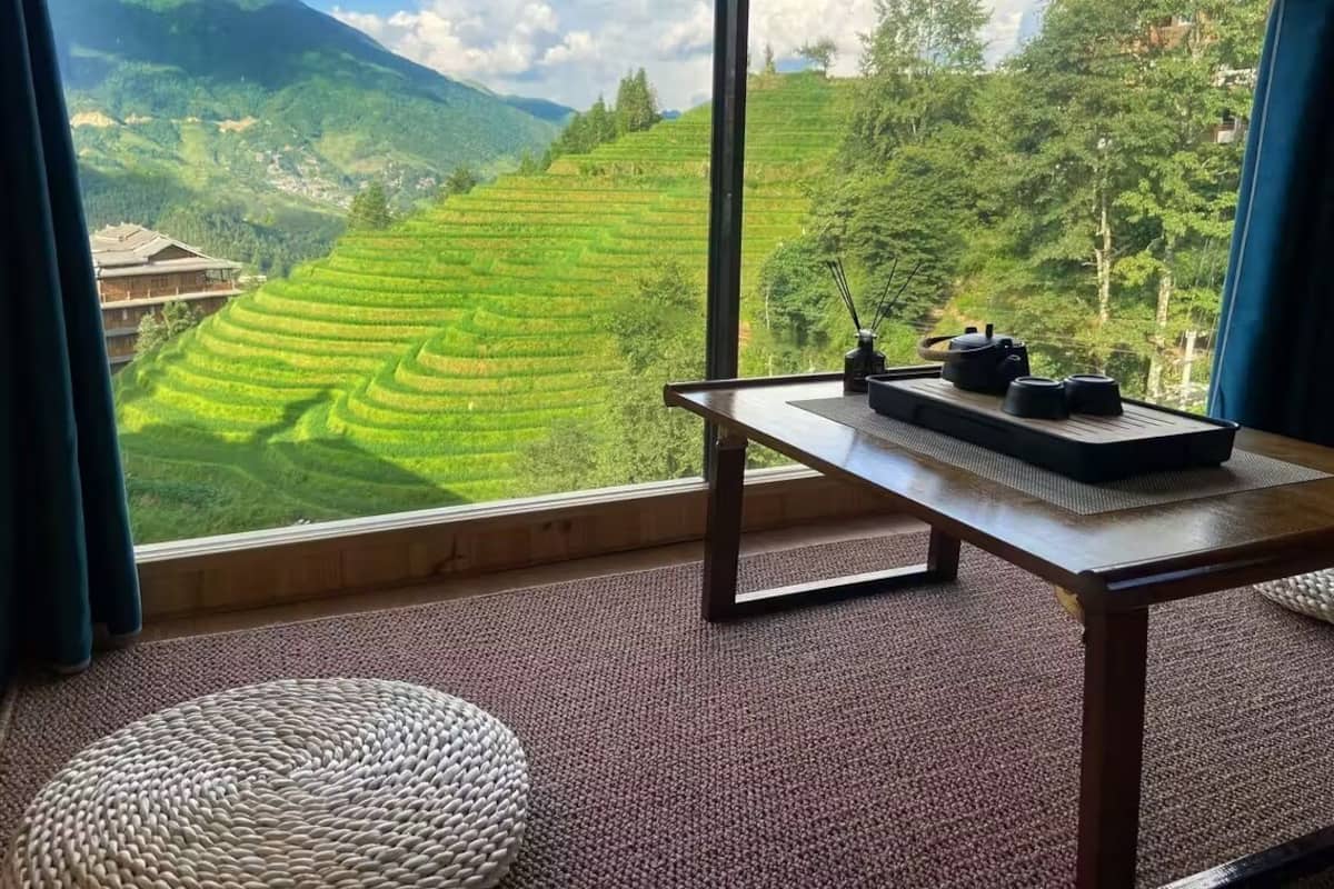 Suite Familiale, vue colline