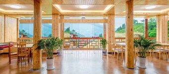 Happy live hotel