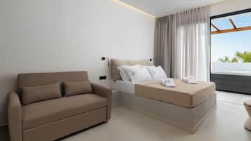 Suite with Jacuzzi | 客房內保險箱、隔音、熨斗/熨衣板、免費無線上網