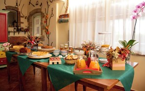 Tägliches inbegriffenes Frühstücksbuffet