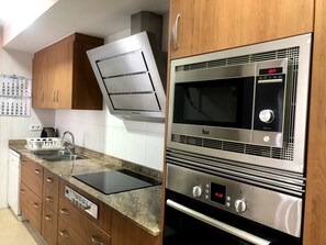 Frigorífic, microones, forn i rentaplats 