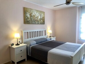 2 dormitorios, tabla de planchar con plancha, wifi gratis y ropa de cama