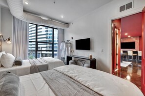 4 bedrooms, desk, iron/ironing board, WiFi
