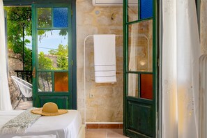 1 bedroom, in-room safe, iron/ironing board, travel cot