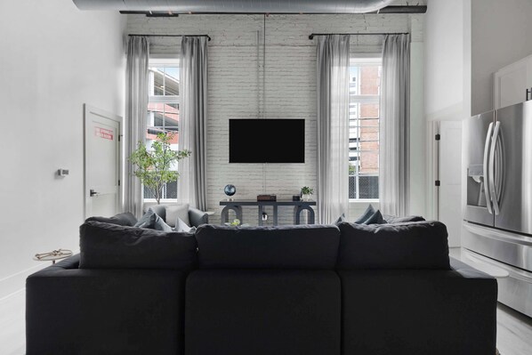 TV, fireplace, offices