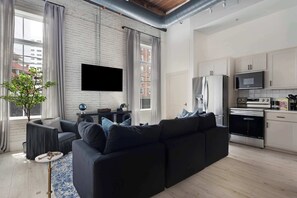 Fernseher, Kamin, Arbeitsbereiche