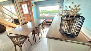 Unclassified image, 4 of 12, button - House 1km from beach, terrace, fireplace, games (Wimereux)