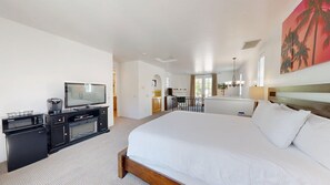 2 Schlafzimmer, Schreibtisch, Bügeleisen/Bügelbrett, Reisekinderbett