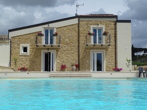 Pool - An Oasis of History and Relaxation (Mazzarino)