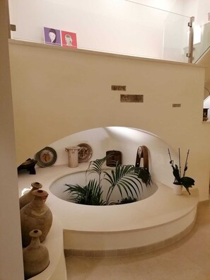 Interior - An Oasis of History and Relaxation (Mazzarino)