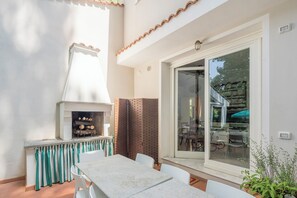 Apartment, 6 Schlafzimmer, barrierefrei, eigener Pool | Wohnzimmer