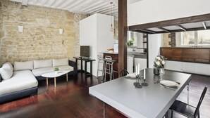 Apartamento City, 2 habitaciones, no fumadores, vistas al patio | Zona de estar
