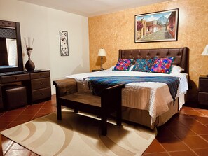 2 habitaciones, tabla de planchar con plancha, wifi y ropa de cama 