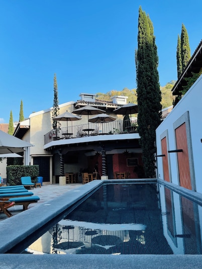 Fabulous Villa Antigua Guatemala 1 km park heated swimming pool shuttle parking