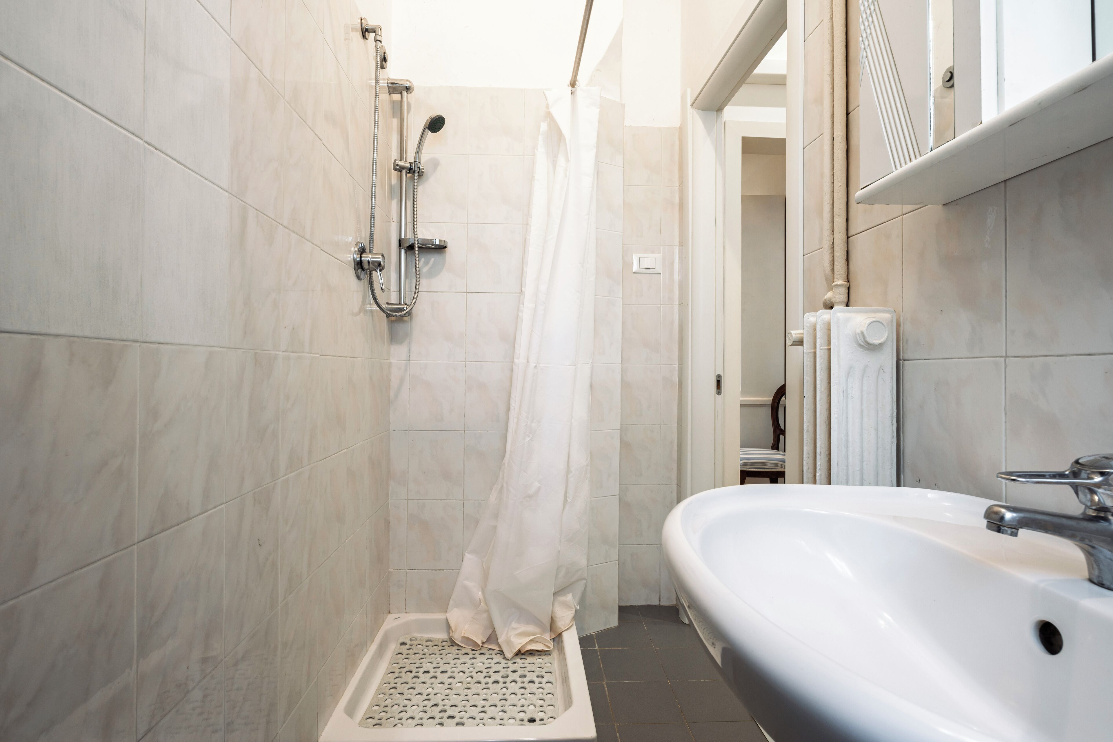 Appartement Classique, patio | Salle de bain