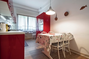 Departamento clásico, patio | Cocina privada