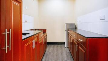 Phòng, 1 phòng ngủ, hiên, quang cảnh vườn | Nội thất