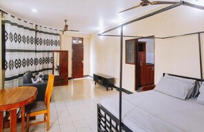 Habitación, 1 habitación, terraza, vistas al jardín | 1 dormitorio