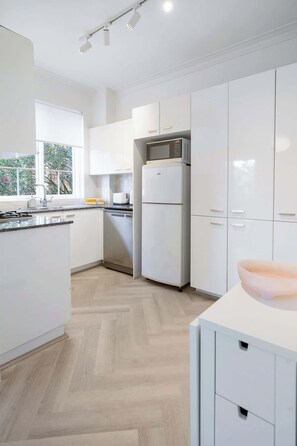 Fridge, microwave, oven, stovetop