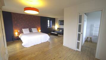 2 slaapkamers, een strijkplank/strijkijzer, wifi, beddengoed