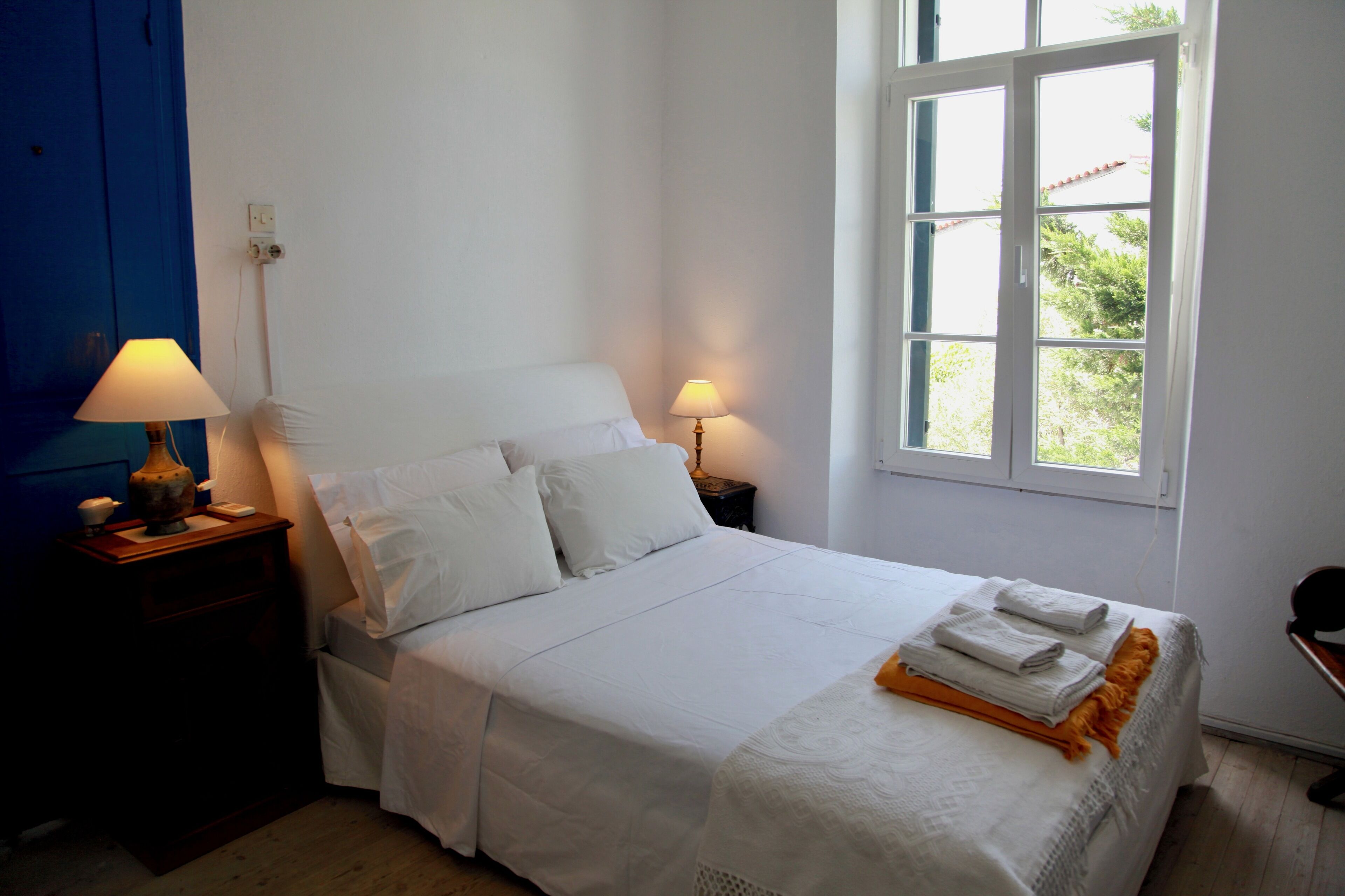 4 dormitorios, tabla de planchar con plancha, wifi y ropa de cama