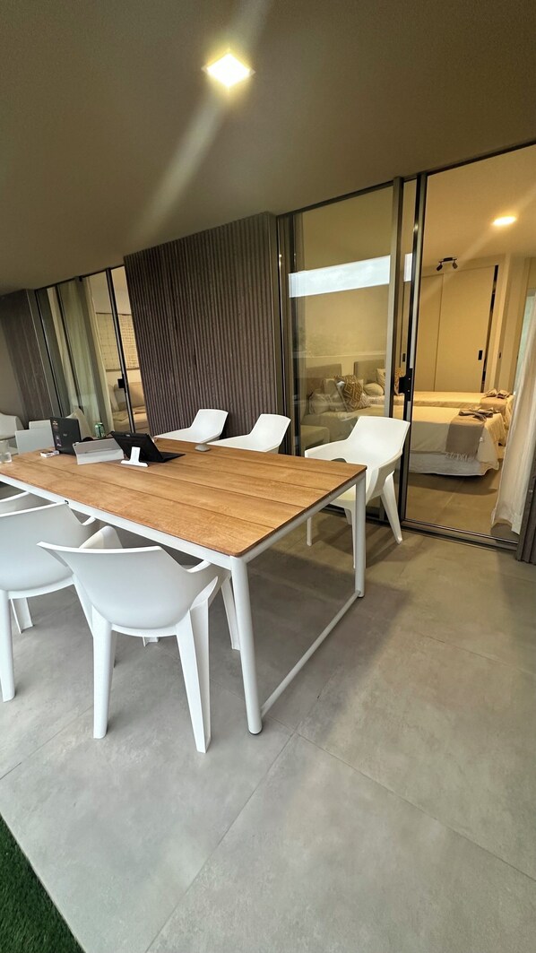 2 bedrooms, WiFi, bed sheets, wheelchair access