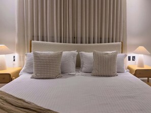 2 bedrooms, iron/ironing board, travel cot, WiFi