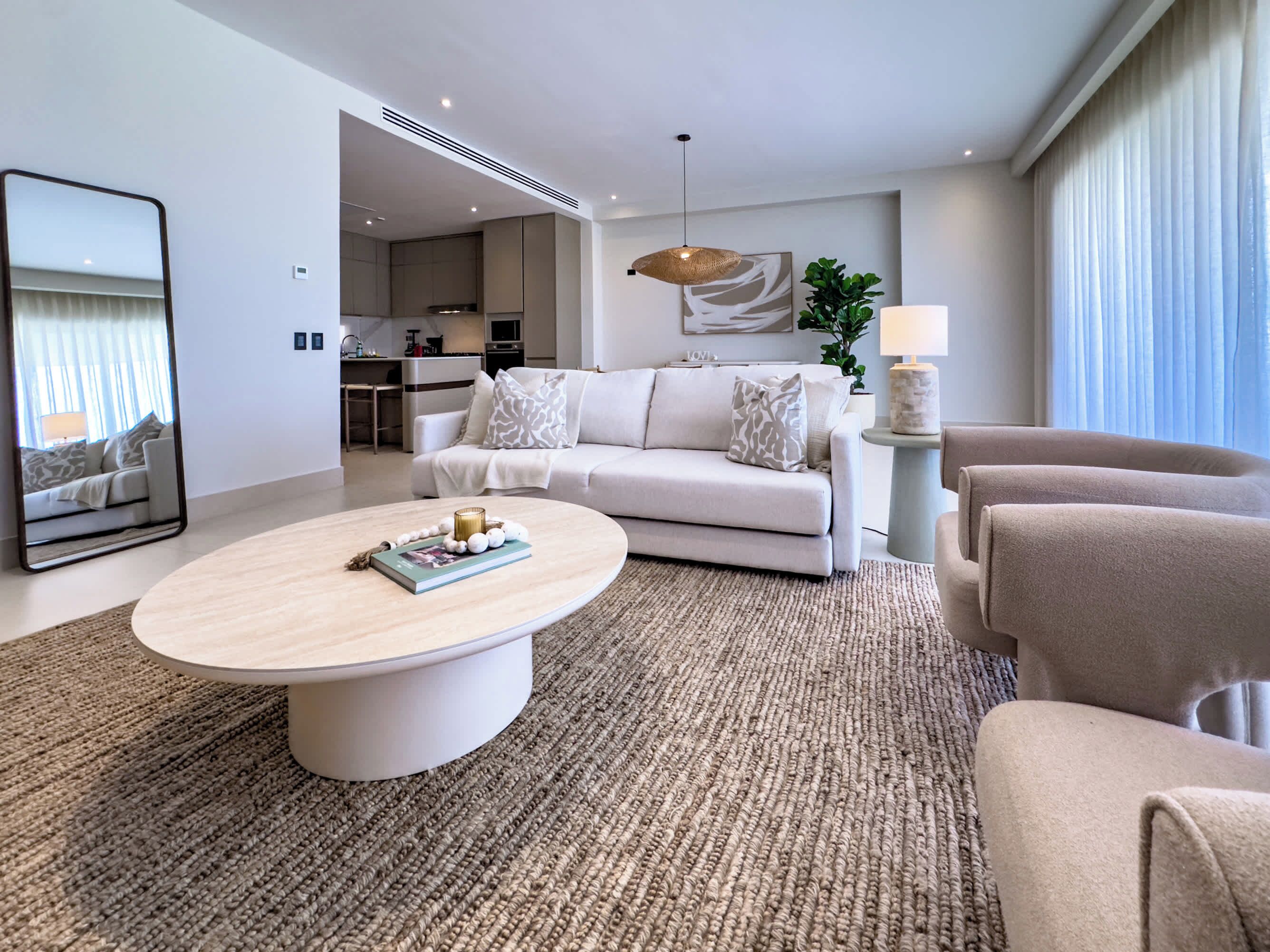 Televisión y oficina 