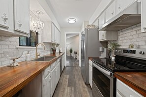 ميكروويف، فرن، موقد طهي مسطح، غسالة أطباق