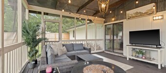 French Country Charm in Chatt Town - large space for entertaining and parking!
