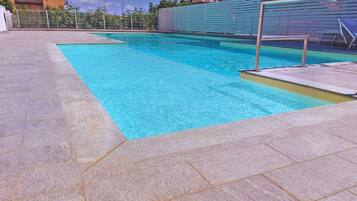 Piscina stagionale all'aperto